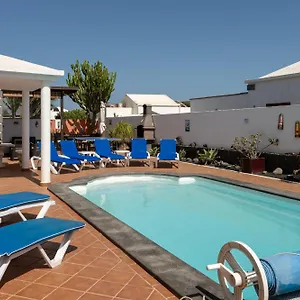 Utopia, Villa 4 Bedrooms Close To Old Town, Heated Pool With Complete Privacy Villa Playa Blanca (Lanzarote)